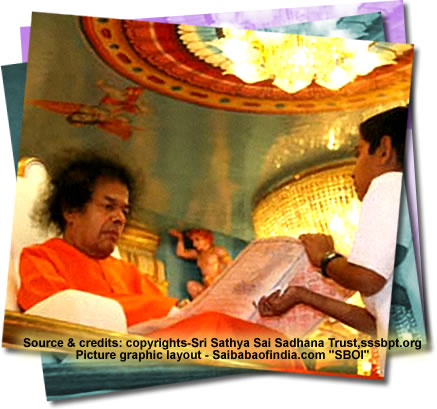 Sun, Jan 30, 2011: This weekend Sunday evening had Bhagawan emerging at 1805 hrs., coming into the hall in His car.