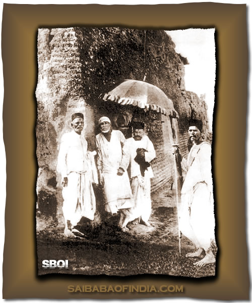 Shirdi Sai Baba walking with His devotees 