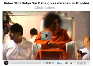 Video-Shri-Sathya-Sai-Baba-gives-darshan-in-Mumba